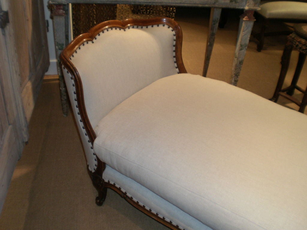 19th Century French Louis XV or Louis XVI Style Fruitwood Chaise Longue 2