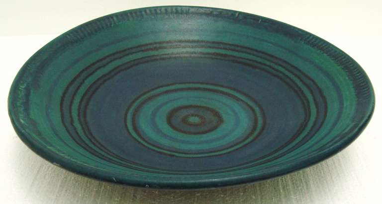 Large 1950s Glidden art pottery gulfstream bowl.