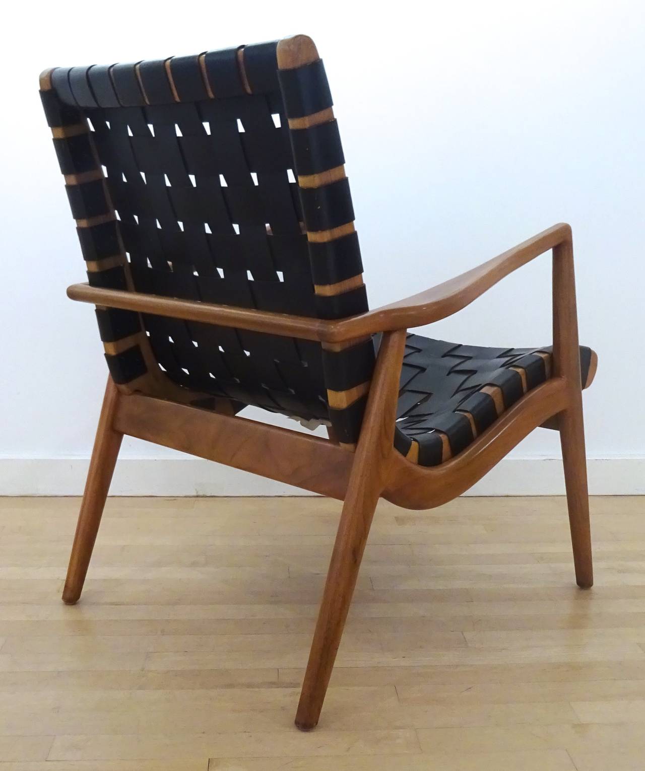 Sculptural Pair of 1950s Mel Smilow Walnut and Leather Lounge Chairs For Sale 2