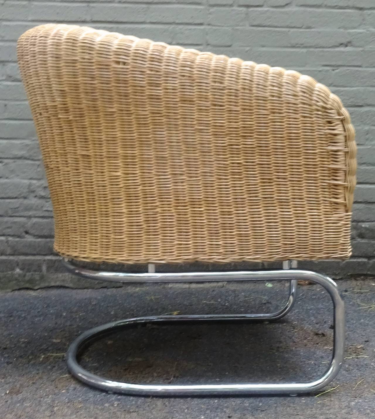 Fabulous Pair of 1970s Italian Wicker and Chrome Lounge Chairs In Excellent Condition In Washington, DC