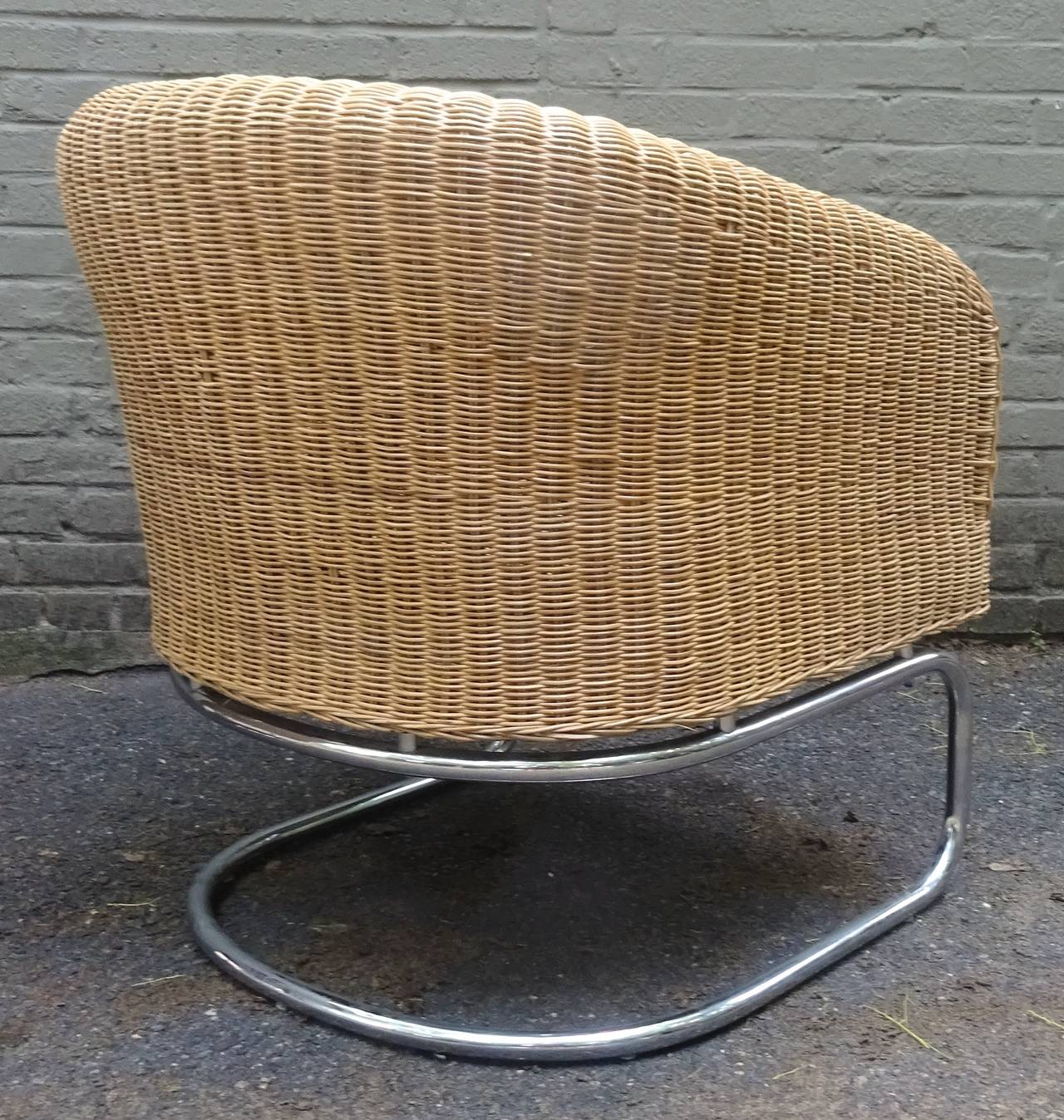 Late 20th Century Fabulous Pair of 1970s Italian Wicker and Chrome Lounge Chairs