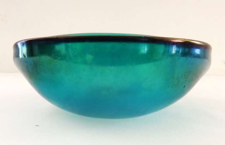 Hand-Crafted 1950s Venini Iridescent Murano Art Glass Bowl For Sale