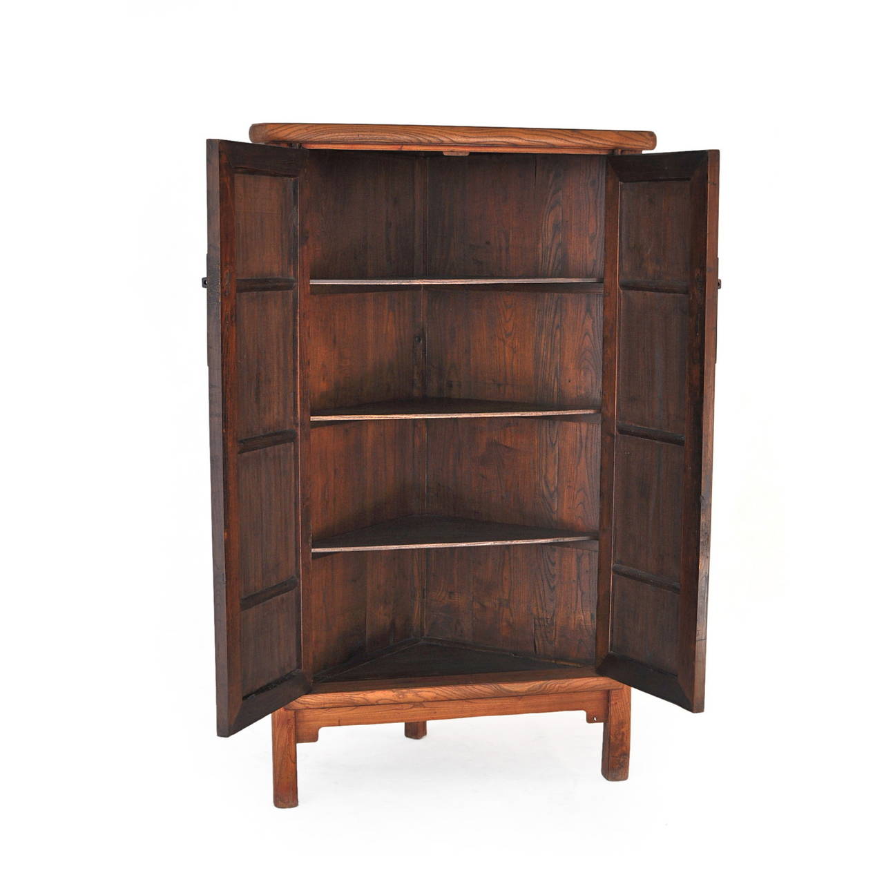 Rustic Corner Cabinet In Excellent Condition For Sale In Washington, DC