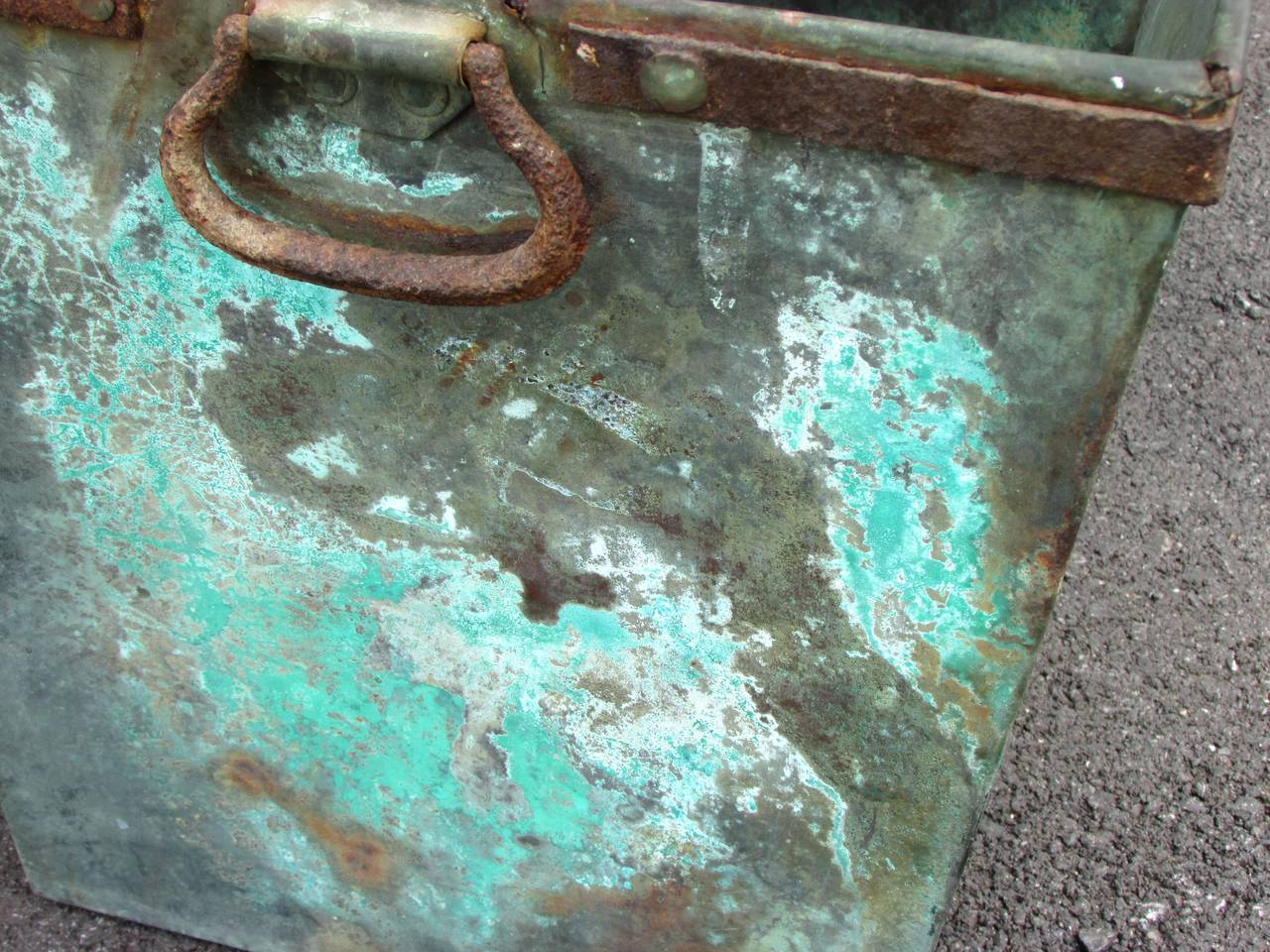 Copper Planter Box In Distressed Condition In High Point, NC