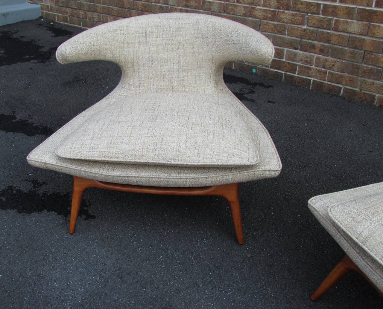 Mid-Century Modern Pair of Karpen Horn Chairs