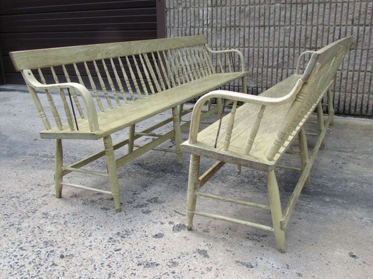 American Weathered Windsor Bench