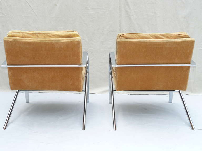 Mid-20th Century Pair of Arco Lounge Chairs by Paul Tuttle