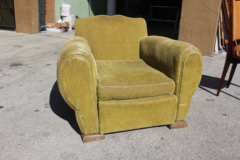 Pair French Art Deco Classic Club Chairs In Good Condition In Hialeah, FL
