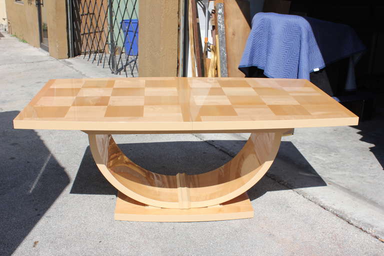 Mid Century Italian Art Deco Style Maple Dining Table, 1970's In Excellent Condition In Hialeah, FL
