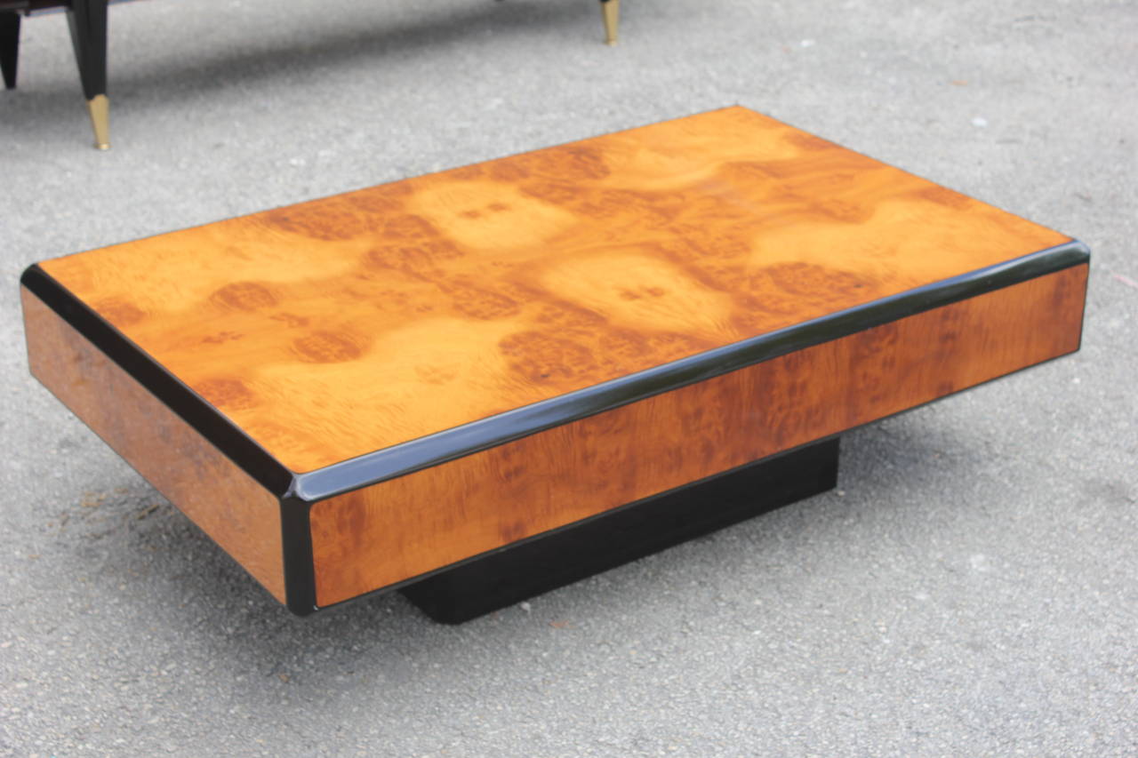 French Art Deco Burl Wood and Black Lacquered Coffee Table In Excellent Condition In Hialeah, FL