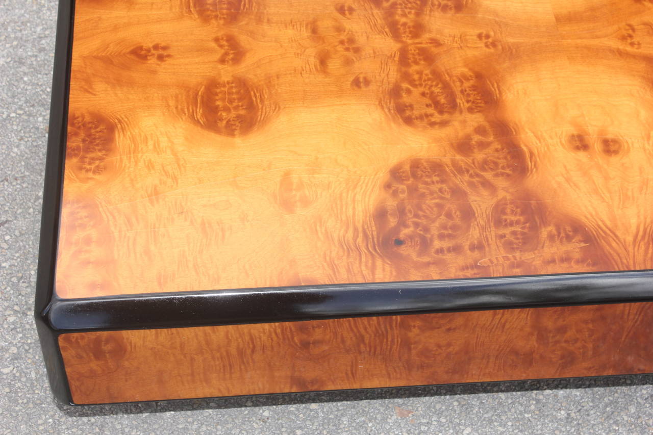 Mid-20th Century French Art Deco Burl Wood and Black Lacquered Coffee Table