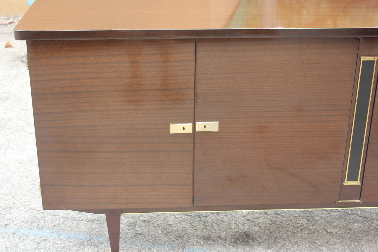 Mid-20th Century French Art Deco or Art Moderne Mahogany Buffet, circa 1940s