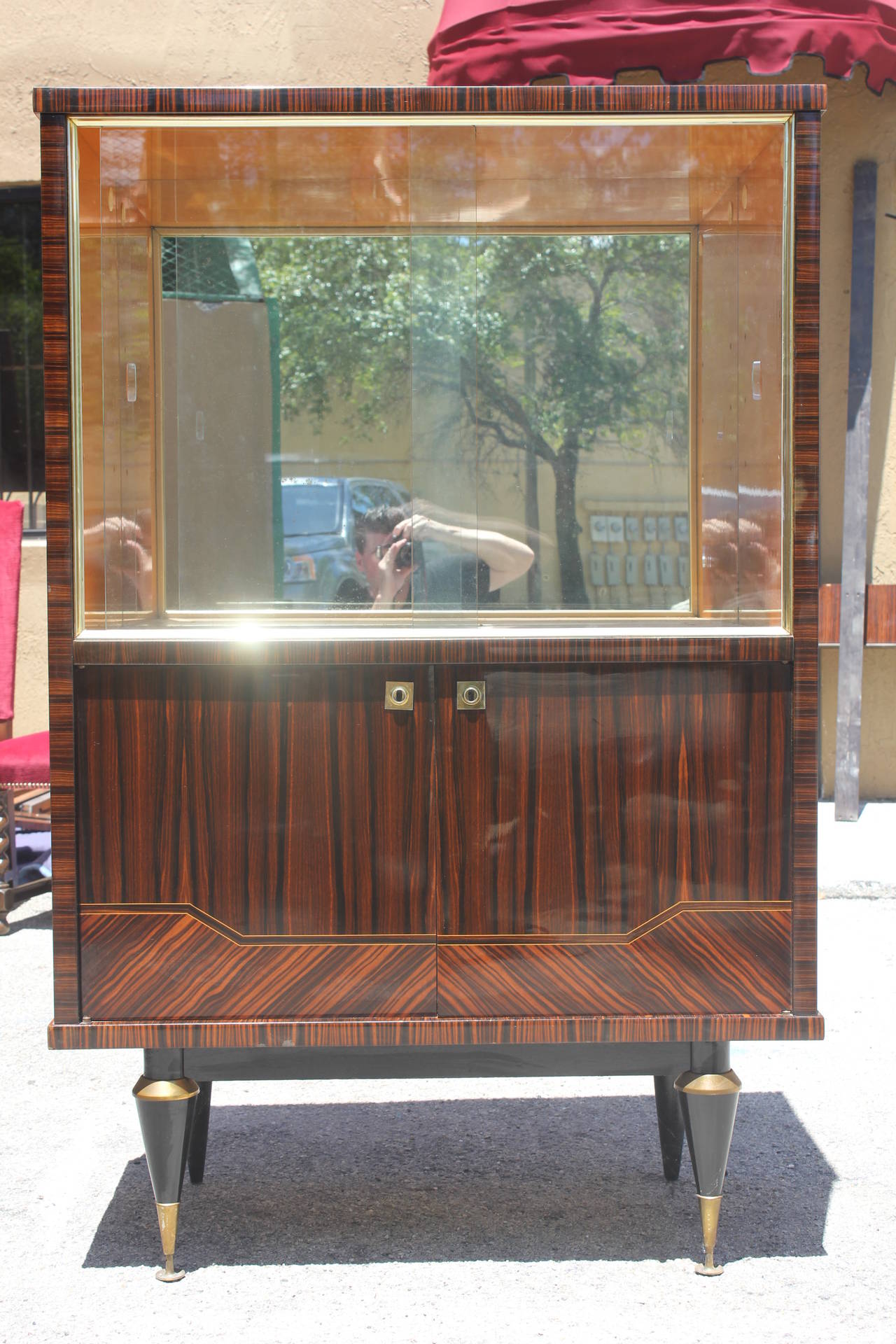French Art Deco Exotic Macassar Ebony Dry Bar, circa 1940s In Excellent Condition In Hialeah, FL