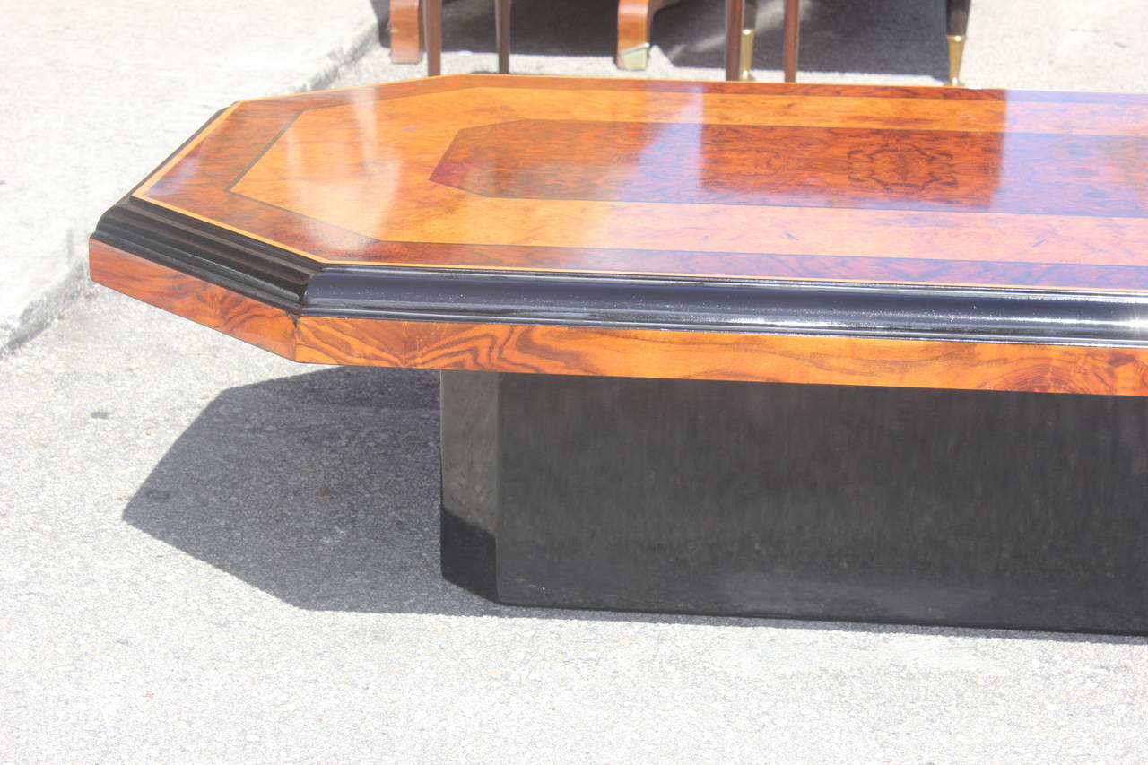 French Art Deco Burl and Black Lacquered Coffee or Cocktail Table, circa 1940s 1