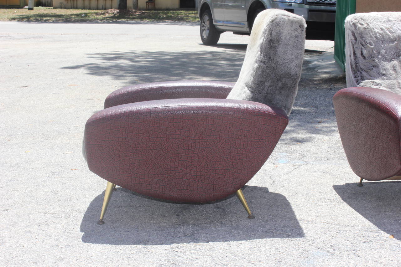 Pair of Italian Mid-Century Modern Club Chairs, circa 1960s 3