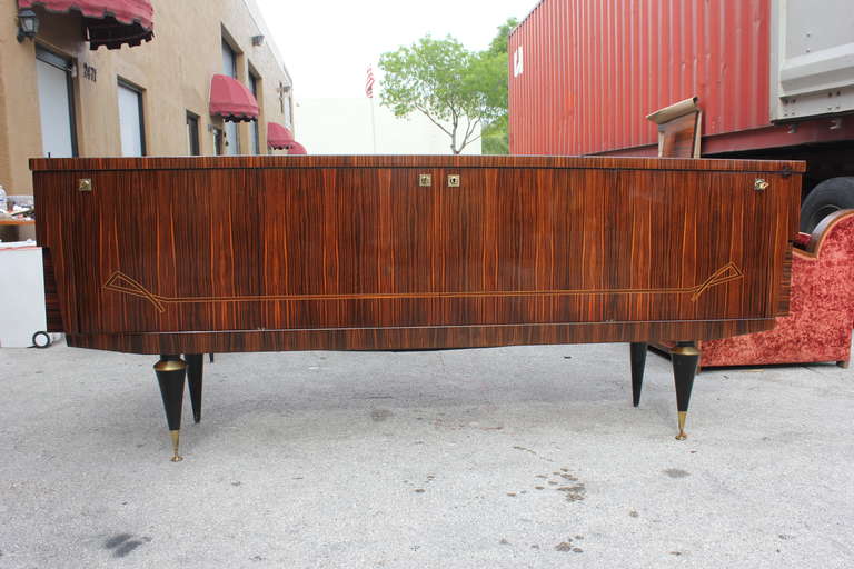 French Art Deco or Art Moderne Exotic Macassar Ebony Buffet or Sideboard In Excellent Condition In Hialeah, FL