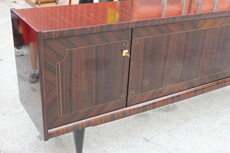 French Art Deco Dark Grain Macassar Ebony M-O-P Buffet or Sideboard, 1940s In Excellent Condition In Hialeah, FL