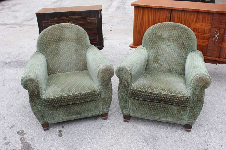 A Set of 4 Matching French Art Deco Club Chairs in Original Fabric. Carved Feet.