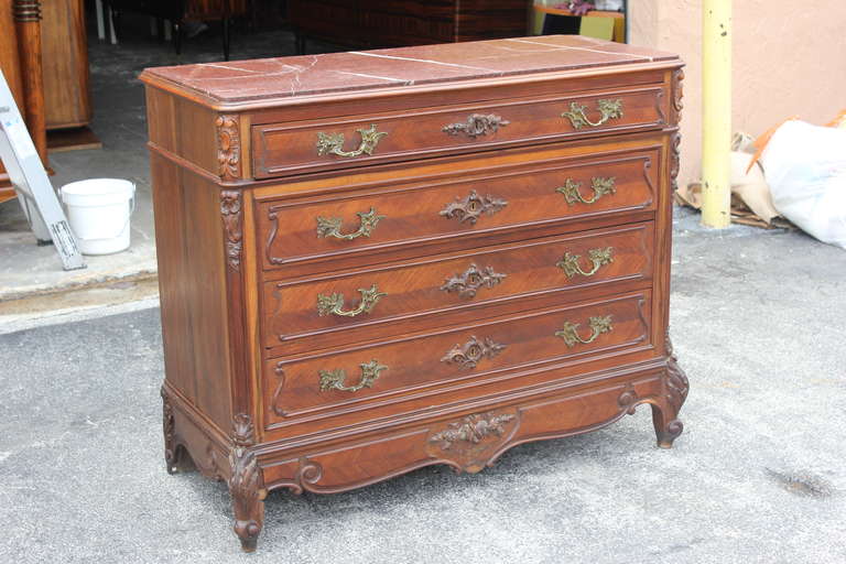 Antique 4 Drawer French Commode with Maroon Marble Top In Excellent Condition In Hialeah, FL