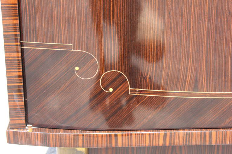 French Art Deco Exotic Macassar Ebony Dry Bar or Display Case, circa 1940s 3