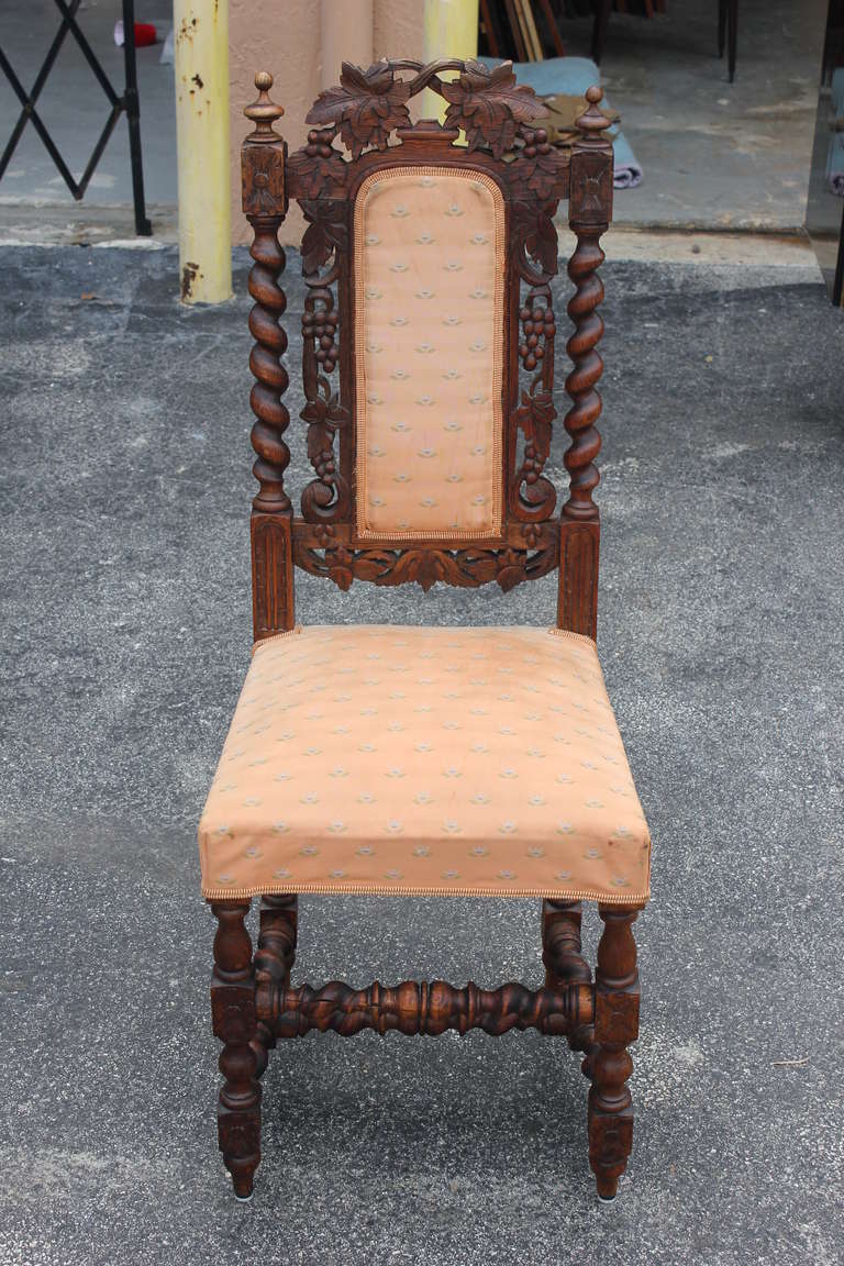 Set of Six Antique 19th Century French Carved Oak Dining Chairs In Good Condition In Hialeah, FL