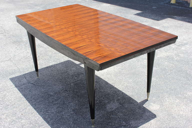 French Art Deco Exotic Macassar Ebony Dining Table, circa 1940s In Excellent Condition In Hialeah, FL