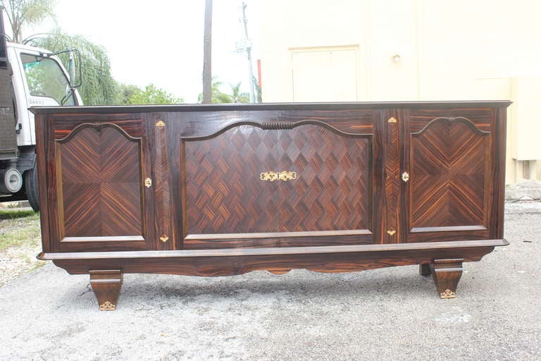 French Art Deco Exotic Macassar Ebony Buffet by Raphael In Excellent Condition In Hialeah, FL