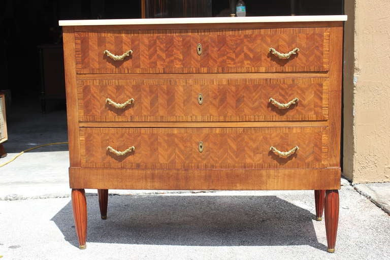 French Art Nouveau Walnut Marquetry 3 Drawer Dresser In Excellent Condition In Hialeah, FL