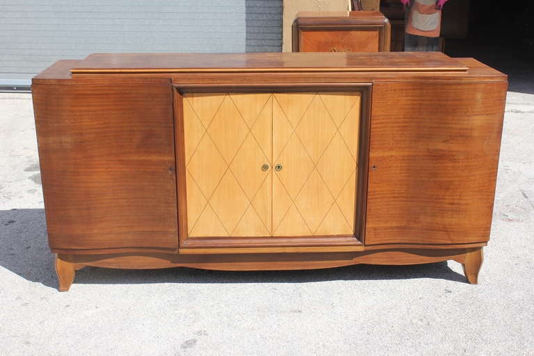 French Art Deco Mahogany Buffet with Sycamore Center, 1940's In Excellent Condition In Hialeah, FL