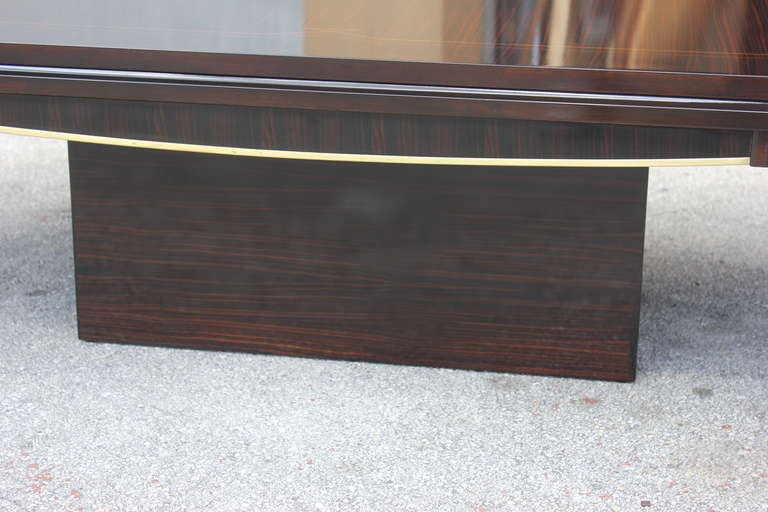 French Art Deco Exotic Macassar Ebony Coffee or Cocktail Table, circa 1940s 1