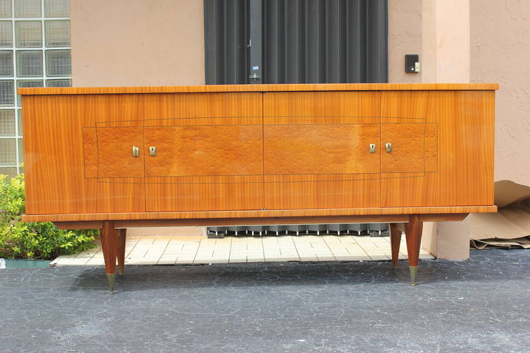 French Art Deco Flame Mahogany Buffet or Credenza, circa 1940s In Excellent Condition In Hialeah, FL