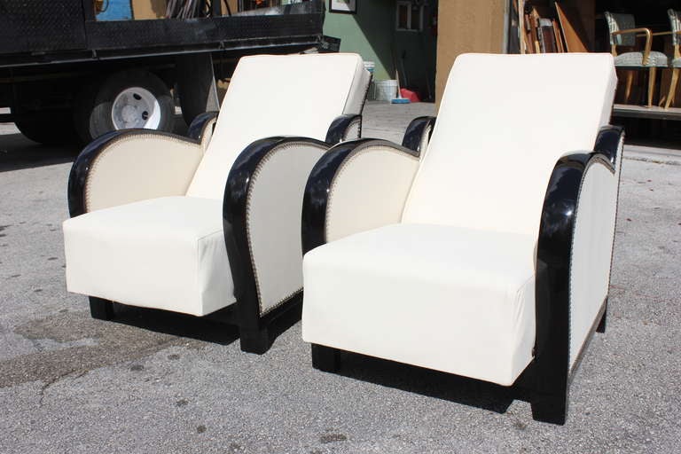 Pair of French Art Deco Curved Arm Speed-Style Reclining Club Chairs 4