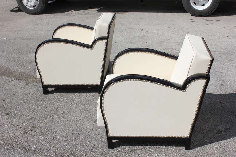 Mid-20th Century Pair of French Art Deco Curved Arm Speed-Style Reclining Club Chairs