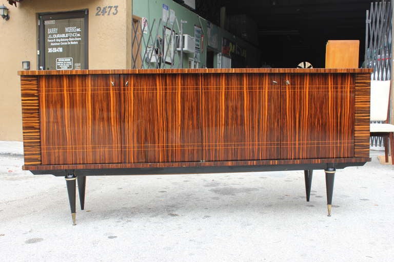 French Art Deco Exotic Macassar Ebony Buffet, circa 1940's In Excellent Condition In Hialeah, FL