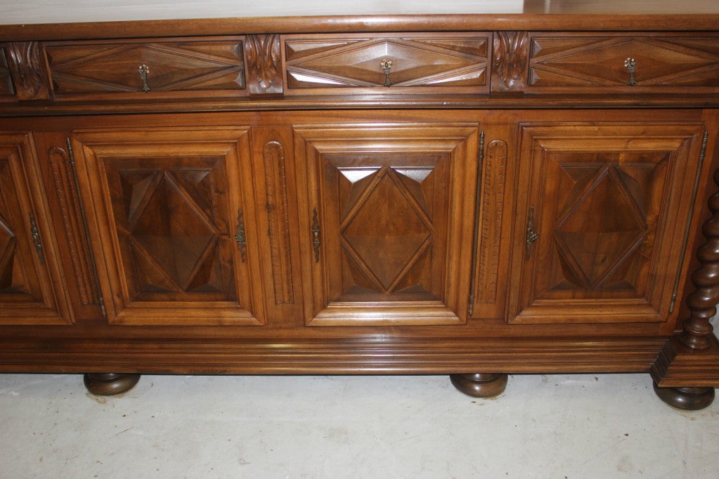 Antique French Louis XIII style Buffet/ Sideboard In Excellent Condition In Hialeah, FL