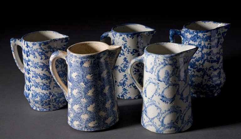 1890-1925 Earthenware.
Locality; New York to Ohio; Primarily, New Jersey and Ohio.
Blue and white sponge design.