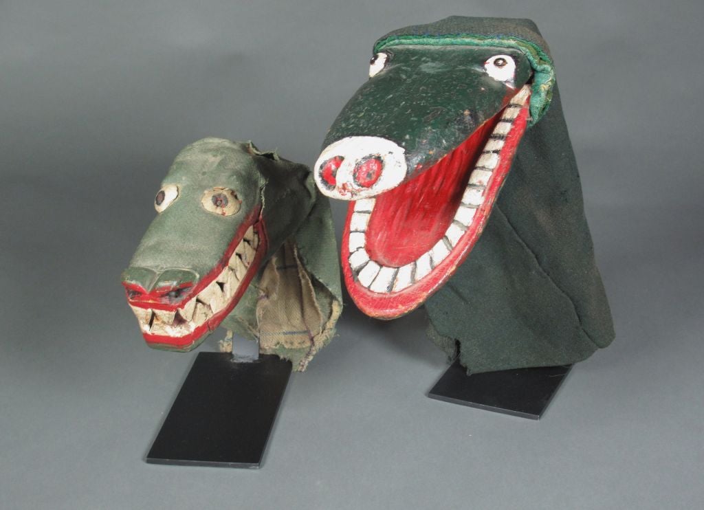 Alligator Theatrical Puppets<br />
Painted wood with cloth<br />
Early 1900's<br />
Maine<br />
Alligators were essential to any<br />
good Punch and Judy show.<br />
17