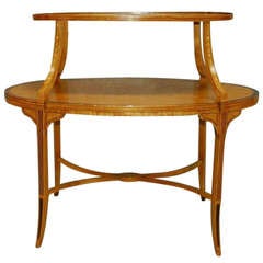 19th c. Hepplewhite Yew wood and Satinwood Two-Tier Dessert Table