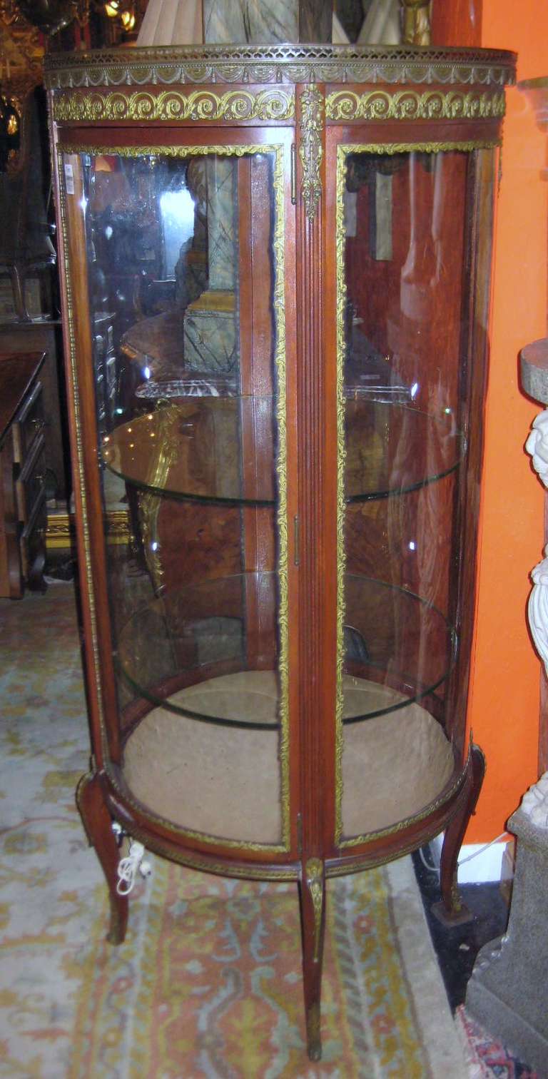 19th c. French Louis XV Mahogany bronze-mounted Round Curio Cabinet (K206)