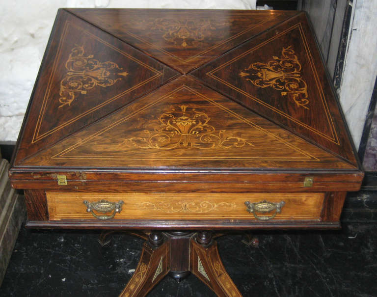 19th Century Regency Inlaid Rosewood Handkerchief Game Table In Good Condition In Miami, FL