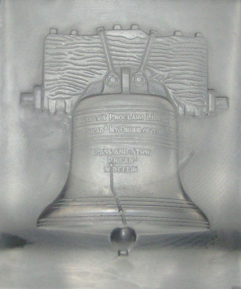 Modern Baccarat Crystal Bicentennial Liberty Bell Sculpture, Limited Edition of 50