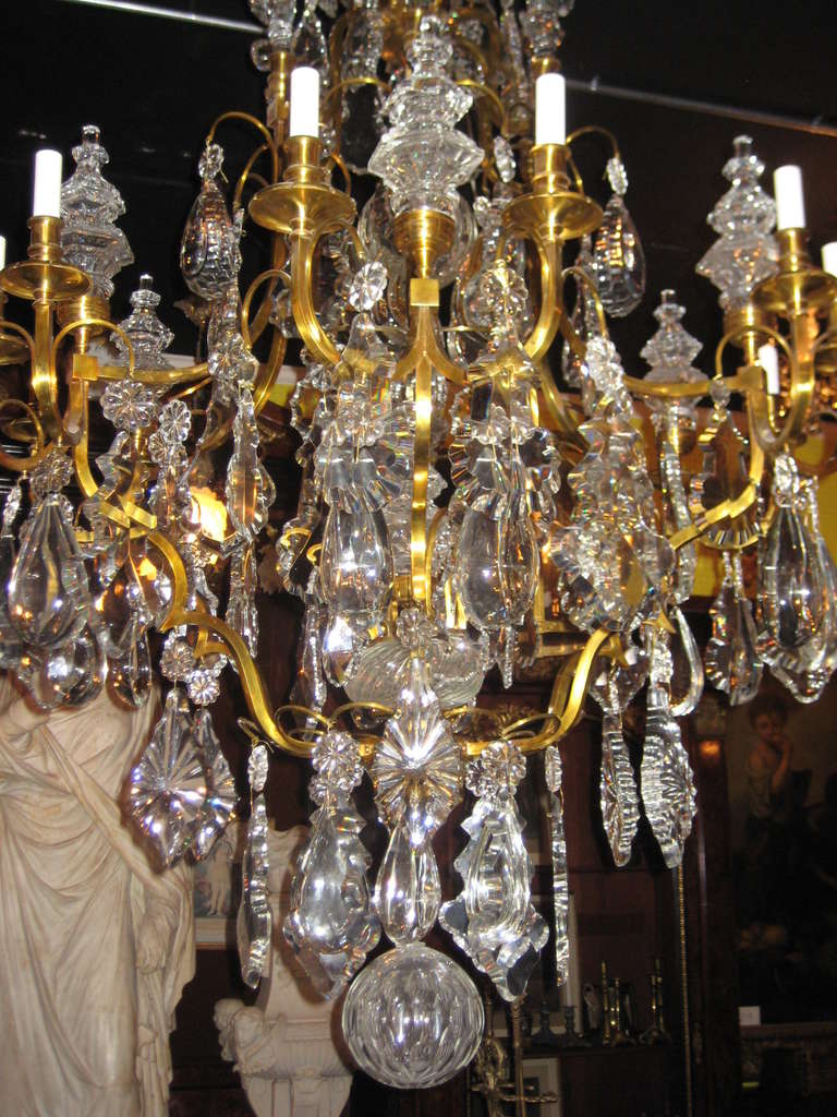 Large Louis XV 12-Light Bronze and Crystal Chandelier In Good Condition In Miami, FL