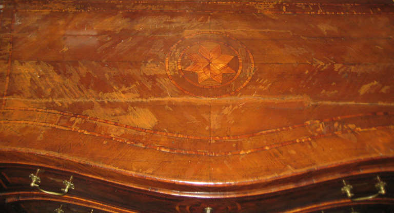 Rococo 18th Century Italian Walnut and Olivewood Three-Drawer Commode For Sale