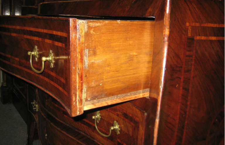 18th Century Italian Walnut and Olivewood Three-Drawer Commode For Sale 1