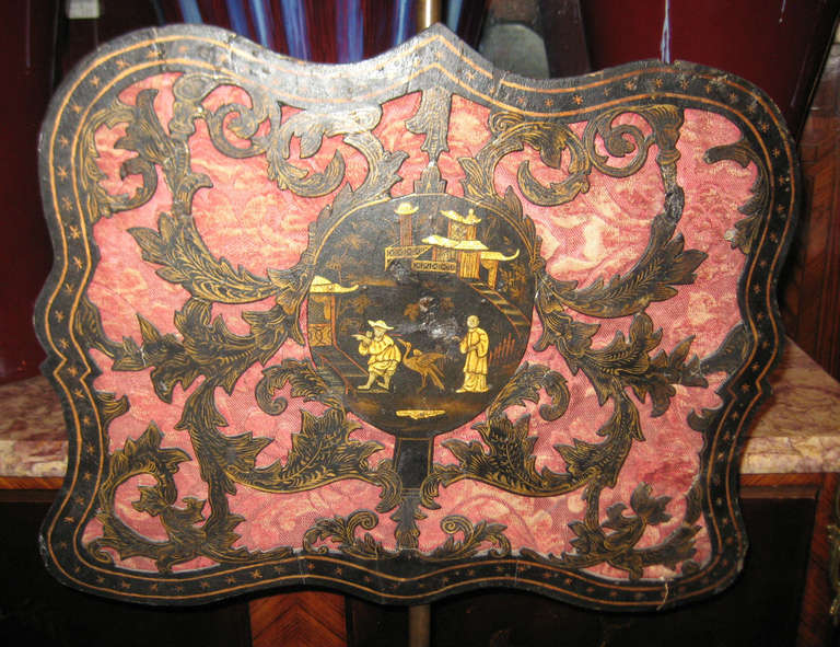 Georgian 19th Century Chinoiserie Decorated Firescreen For Sale