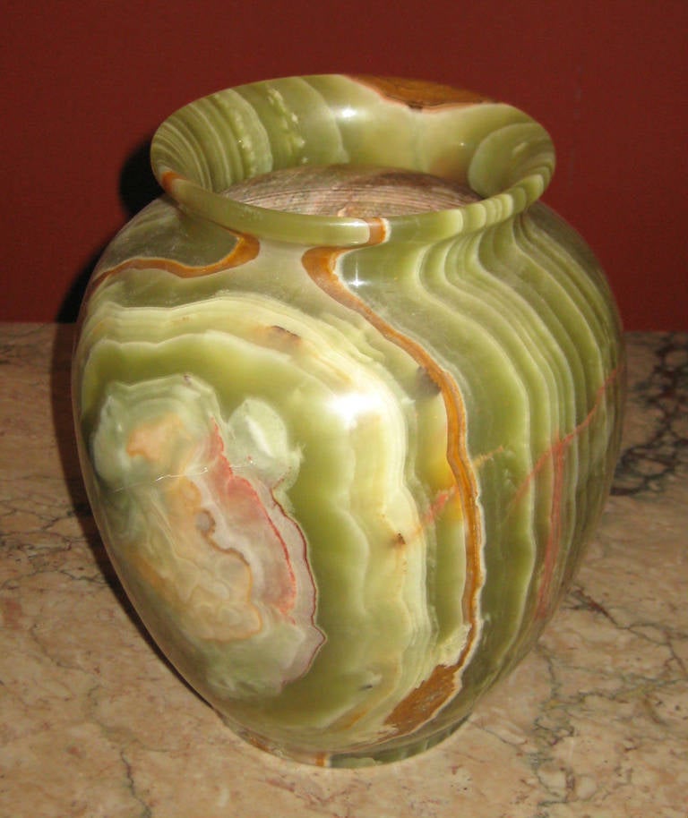 Pair of French Onyx Vases In Excellent Condition For Sale In Miami, FL
