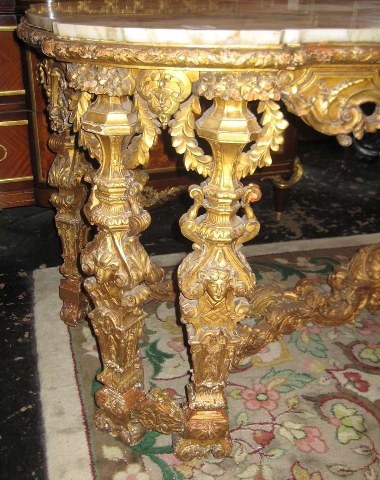 19th Century Louis XIV Carved Giltwood and Marble-Top Center Table In Good Condition In Miami, FL