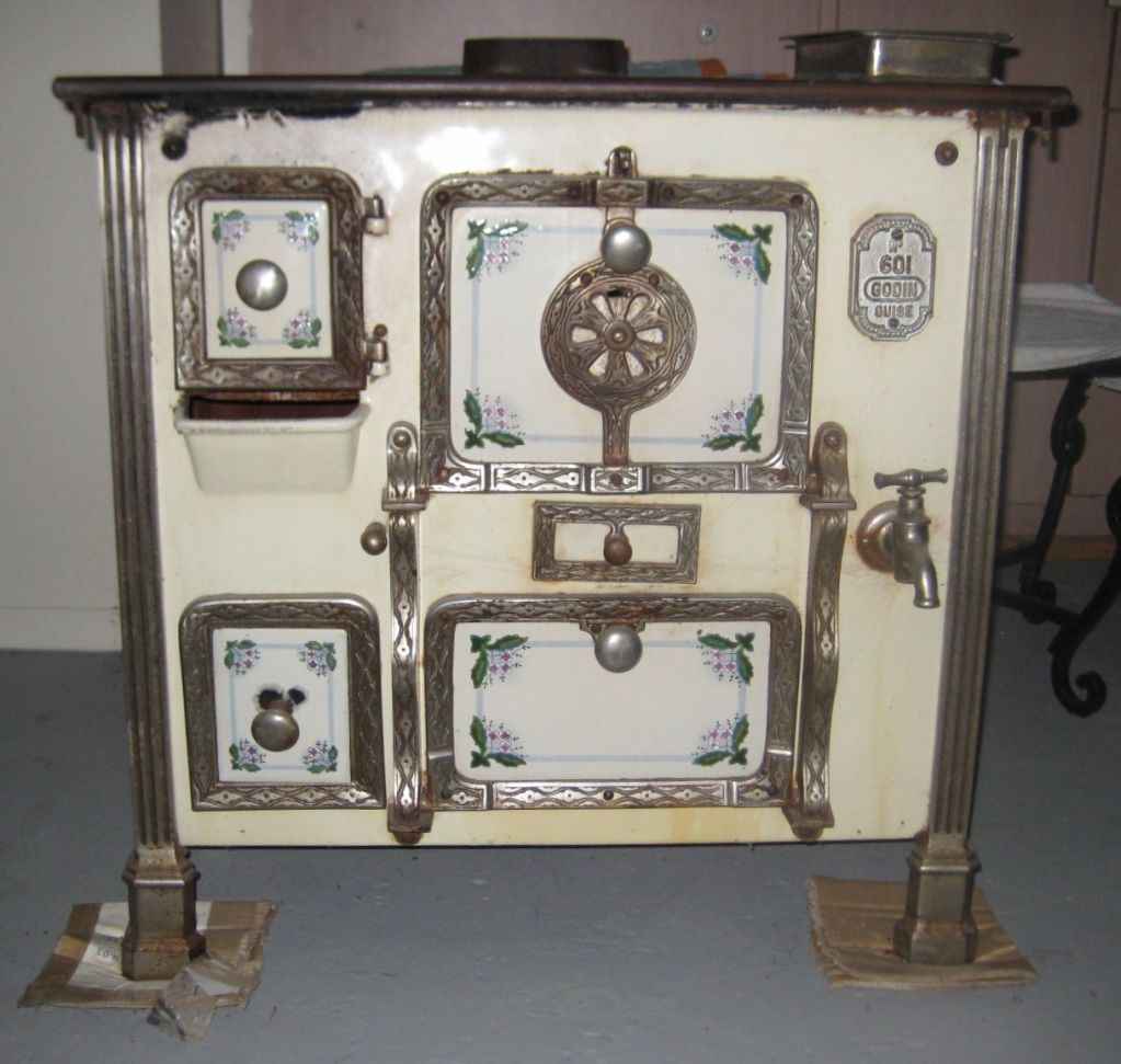 Fine Godin Steel Enamel & Cast Iron Wood Burning Stove model 601. Jean Baptiste Andre Godin (1817-1888). Godin’s factory produced stoves since 1846.