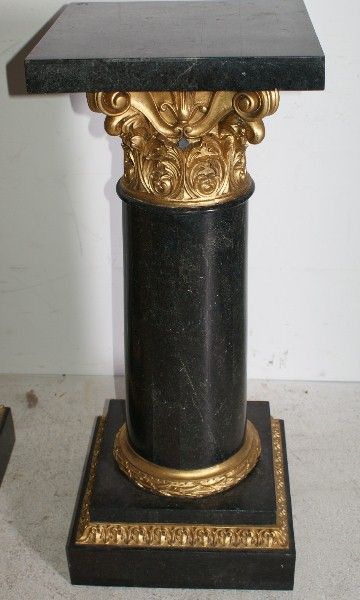 Pair of Continental gilt-wood carved Corinthian pedestals In Good Condition In Miami, FL