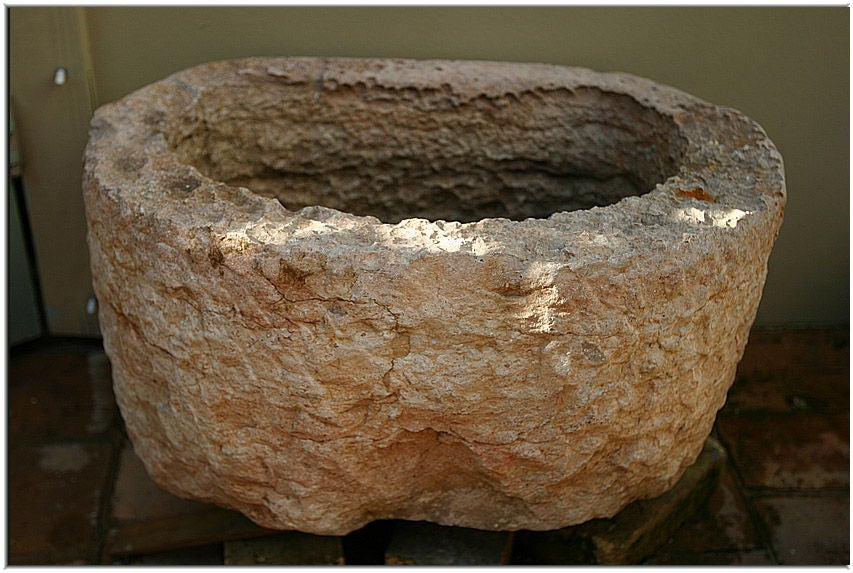 18th century hand hewn rose granite basin from Verona, Italy. This basin can be used as a garden planter, a sink, or a fountain.
